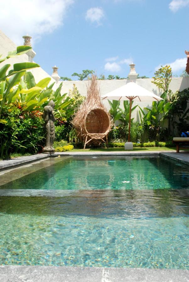 Sarayu Villa Seminyak Exterior foto